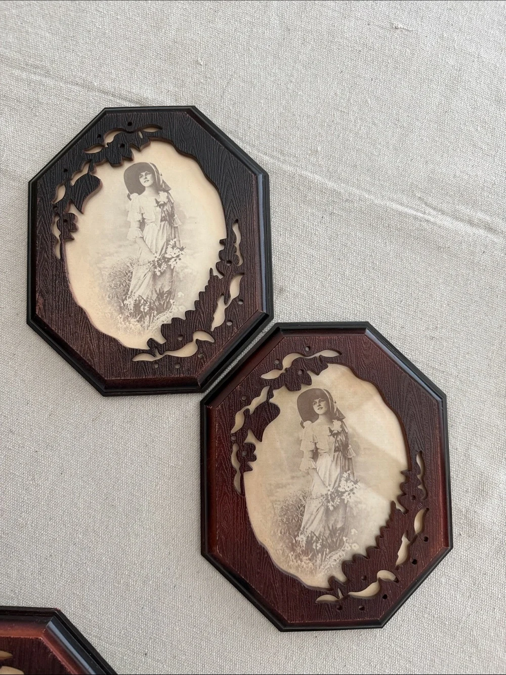 VTG Faux Wood Octagon Ornate Floral Cutout Picture Frame